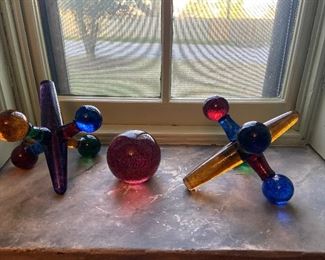 American Craft winner from mid nineties.... Placing on top in every category. 
The “Jacks” sculpture is signed, & in perfect condition