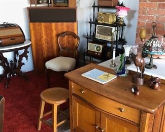 One of a pair of Klipschorn speakers in excellent condition, vintage radios.