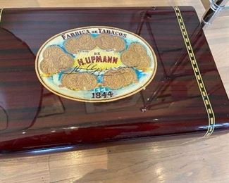 Another shiny finished beautiful humidor 