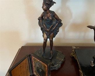 Tatjana Korshunova statue "trying on clothes" asking $380