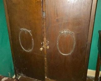 McQuinn Colonial Revival chifforobe
$125