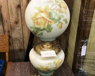 Ellzey - GWTW lamp 
125