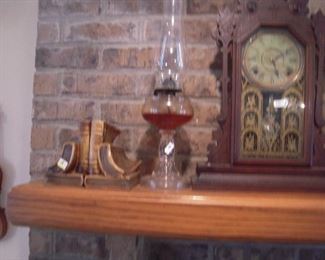 Mantle clock runs & keeps good time, Kerosene lamp