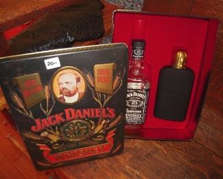Jack Daniel tin & flask