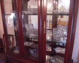 Thomasville china cabinet solid cherry, collection American Fostoria