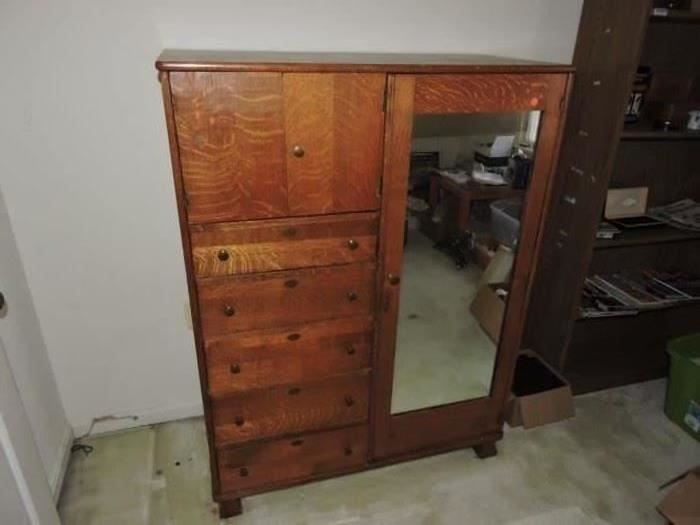 Claw foot quarter sawn solid oak chiffferobe/wardrobe with mirror