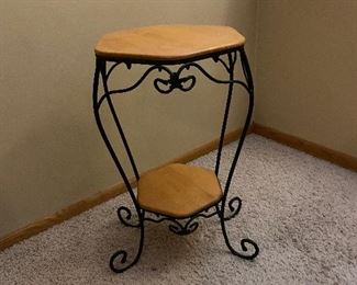 Cute wood and wire plant stand.