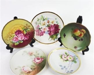 Lot 054
Lot (5) Miscellaneous Hand-Painted Floral Plates