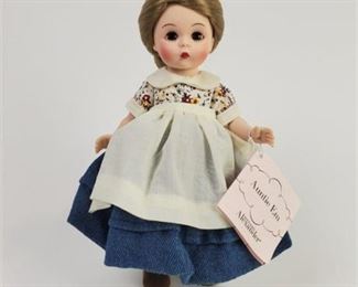 Lot 198
Madame Alexander Wizard of Oz Doll Collection: Auntie Em