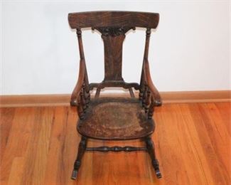 Lot 063
Vintage Rocking Chair