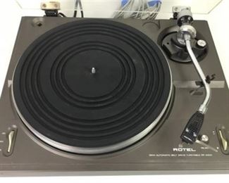 Lot 209
ROTEL RP-2300 Stereo Turntable