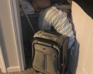 squat suitcase