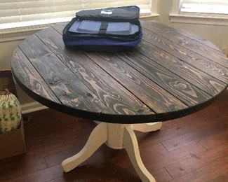 round wood table requests that you kindly refrain from referencing its height