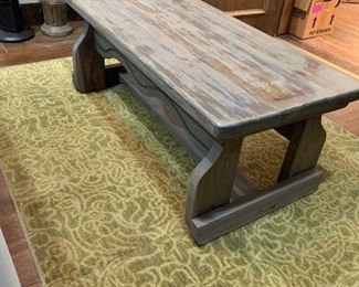 Chunky table, rugs