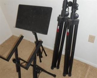 Lot of music tripods and stands, 4 items https://ctbids.com/#!/description/share/341236
