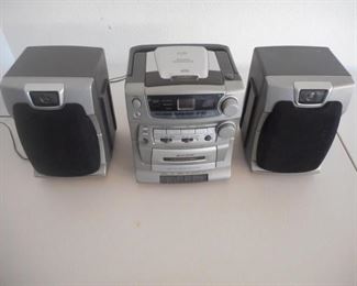 Lenoxx CD/Cassette/Radio Player w/ 2 Speakers https://ctbids.com/#!/description/share/341644