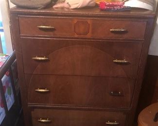 Vintage dresser, men’s & ladies hats