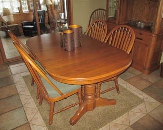 Richardson Brother's oak table and chairs