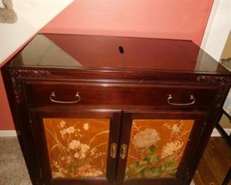 Universal server 35 inches by 38