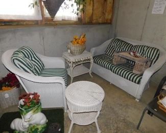 Lloyd Flanders wicker set