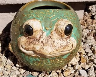 #133 Toad planter - $15