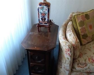 Small side table with 3 drawers and Asian lamp
