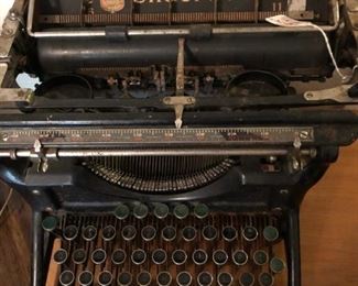 Vintage Underwood typewriter - SOLD