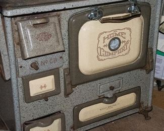 1920s HOME COMFORT STOVE - 