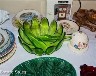 Tables of Glassware / Ceramics