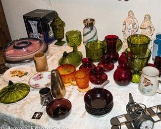 Tables of Glassware / Ceramics