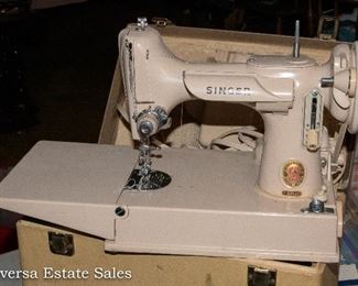  Singer Featherweight - Beige/Tan Sewing Machine