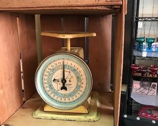 baby scale vintage