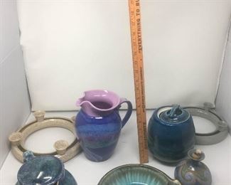Pottery https://ctbids.com/#!/description/share/342871