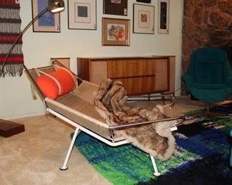 vintage FANTASTIC all original Hans Wegner Flag Halyard lounge chair