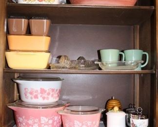 vintage Pyrex bakeware
