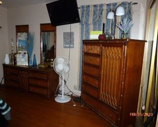 EVERYTHING FOR SALE - curtains, tvs and all