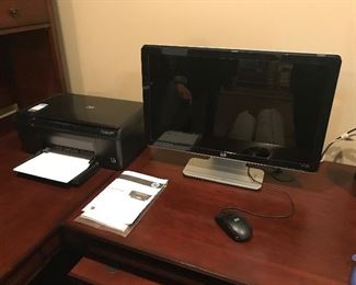 HP desktop computer. Restored to factory settings. Ready to use. Excellent condition