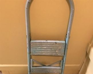 Metal step ladder