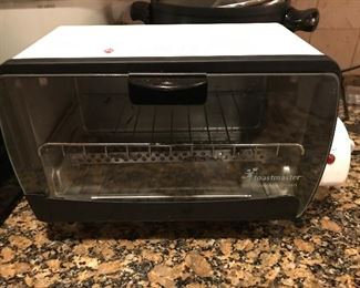 Toast master. Small toaster oven