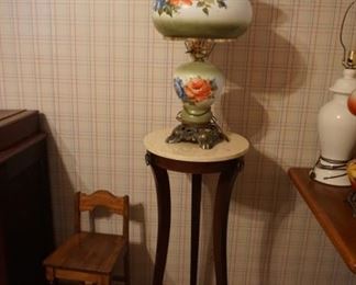 round marble top lamp table, hurricane lamp
