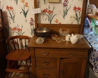 wash stand, small chair
