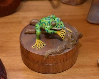 Wooden Trinket Box with Tree Frog