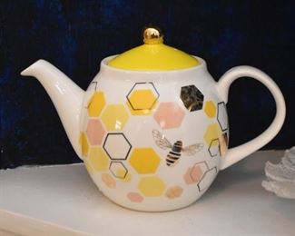 Vintage Honeycomb / Honey Bee Tea Pot