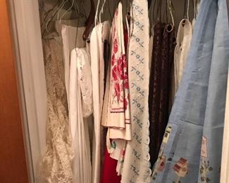 HEIRLOOM TABLECLOTHS TO EVERYDAY PICNIC TABLECLOTHS