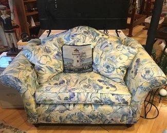 $175.00 Expressions Custom Furniture floral loveseat with rolled arms and 2 matching pillows 62" x 38" x 37" needs to be cleaned