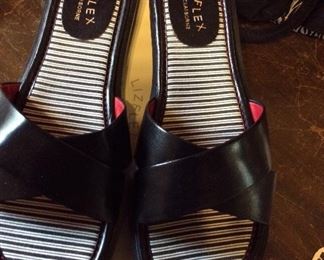 $10  Liz Claiborne NIB black leather sandals  Size 10.  