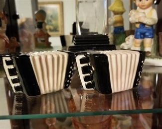 Vintage S & P Accordion Shakers