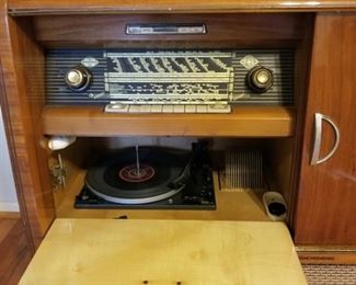 MCM Record player open