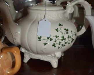 LOMA Shamrock Tea Pot