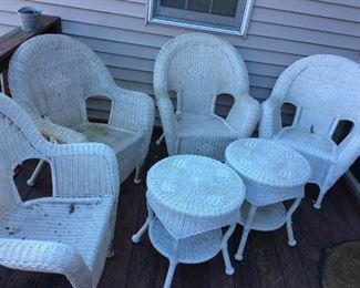 Patio wicker chair set https://ctbids.com/#!/description/share/342912